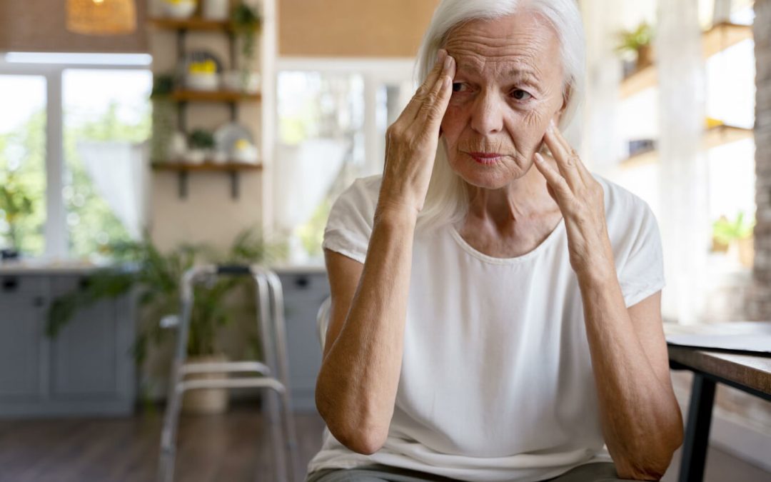 What Are the Symptoms of a Stroke in an Elderly Woman?