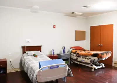 moody-neurorehabilitation-tideway-bedroom